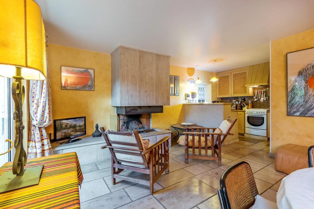 Lou Granos Bed & Breakfast Gordes Eksteriør bilde